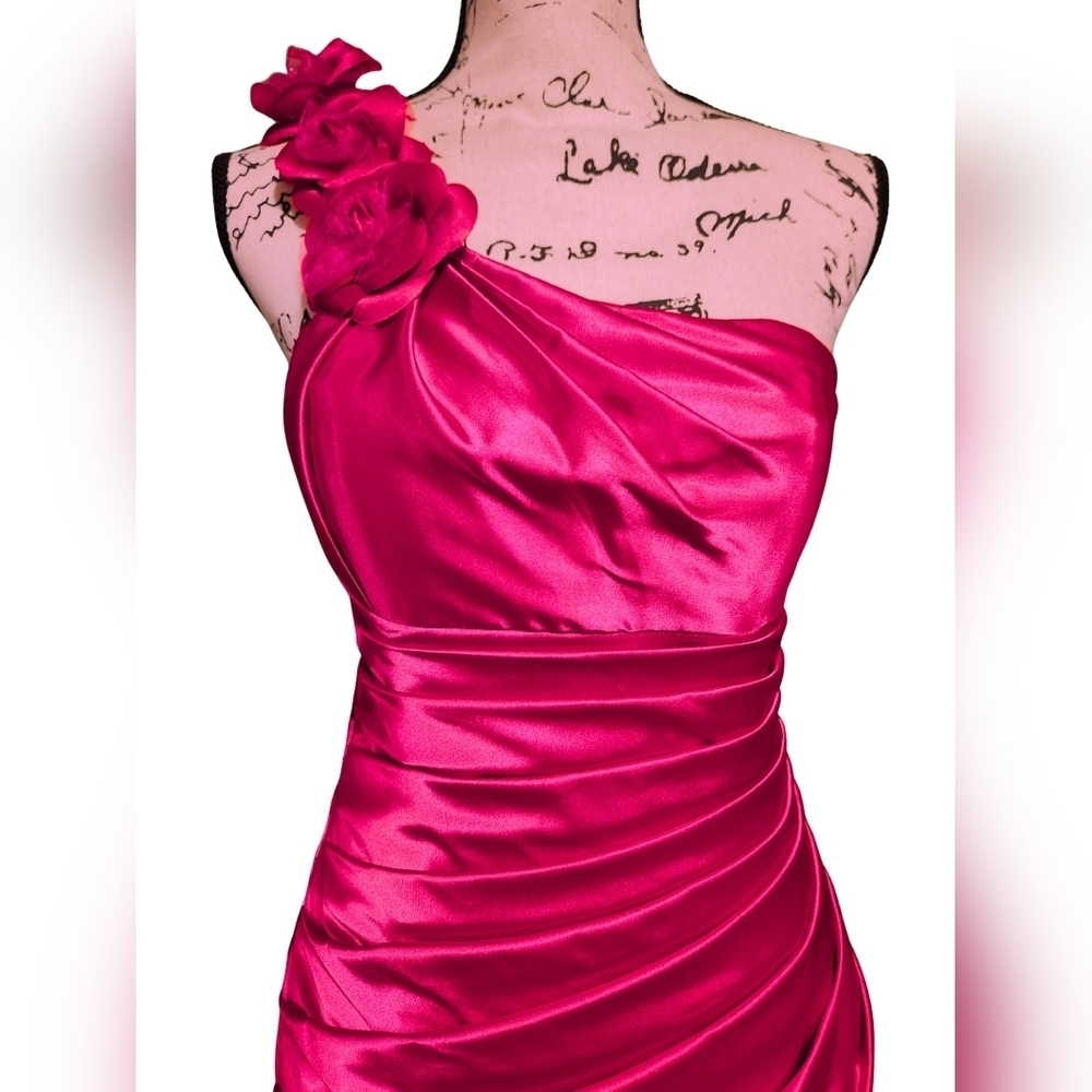 Cinderella One-Shoulder Fuchsia Dress - Picture 3 of 10